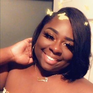 Meet your Posher, Alexis